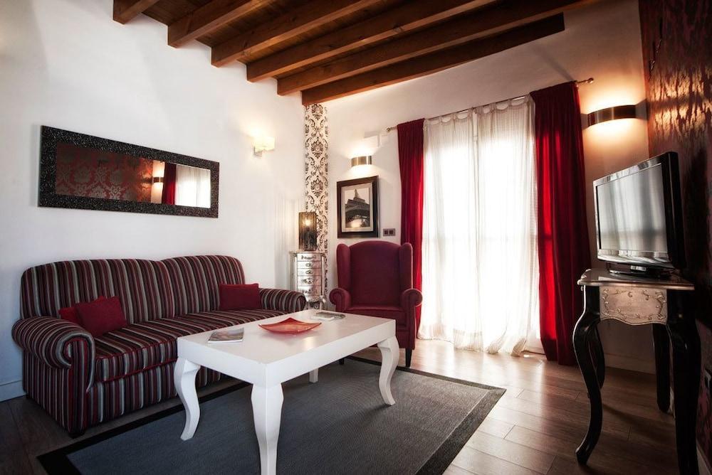 Singular Siete Revueltas Apartment Севиля Екстериор снимка